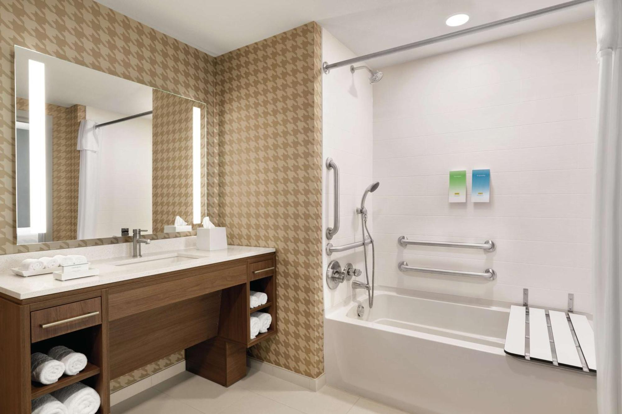 Home2 Suites By Hilton Lancaster Rohrerstown Bagian luar foto